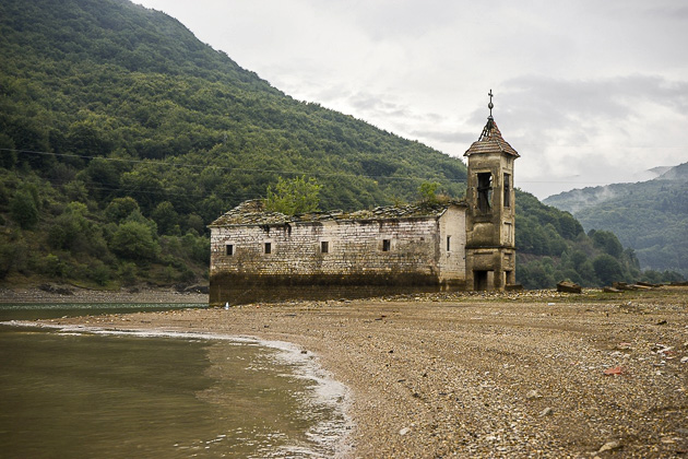 Read more about the article Mavrovo Lake and the Sunken Church